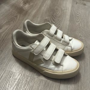 VEJA Velcro Sneakers
